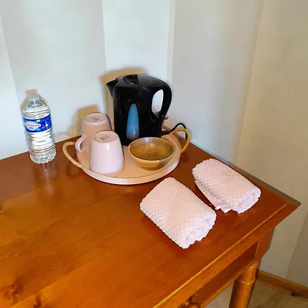 Le Domaine De Laurolie Guest house